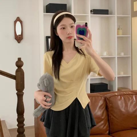 New pink v-neck short-sleeved T-shirt women's summer design sense niche folds closed waist split irregular top