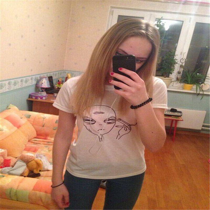 Premium Quality Alien Smoking T-shirt Funny Graphic Print Tees For Women