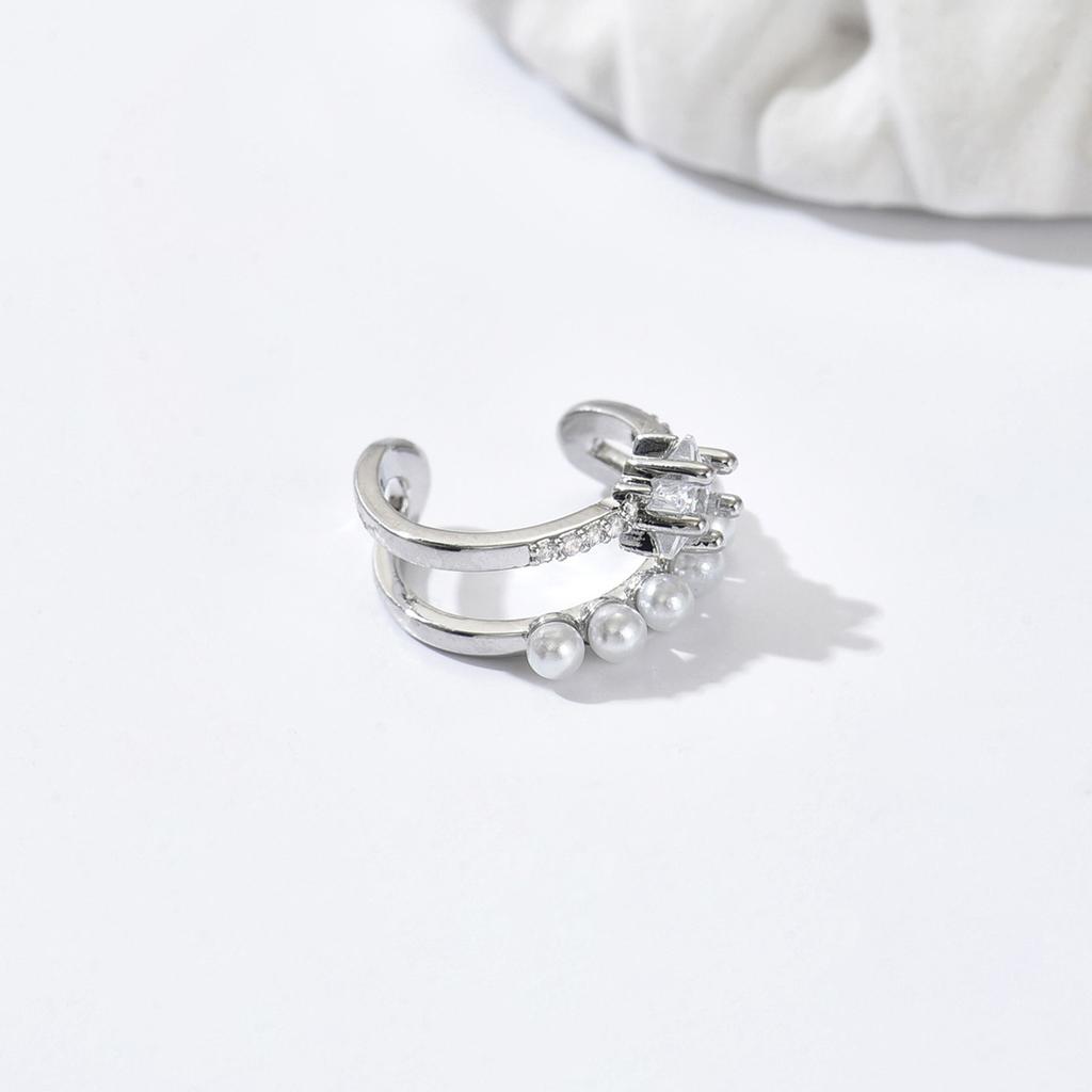 Small Niche Design with Sparkling Zirconium Stars, No Ear Holes, Ear Bone Clips, Women's Super Sparkling Temperament, Simple Ear Clip Earrings