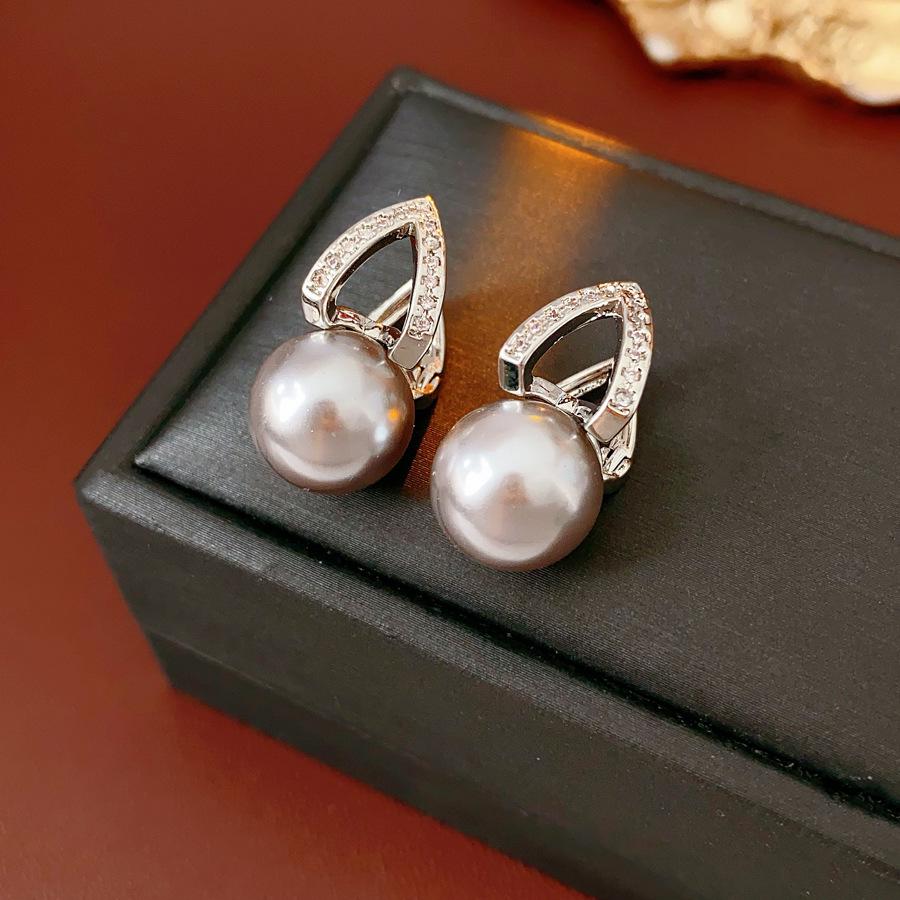 Elegant Zircon Pearl French Retro Luxury Earrings 2025