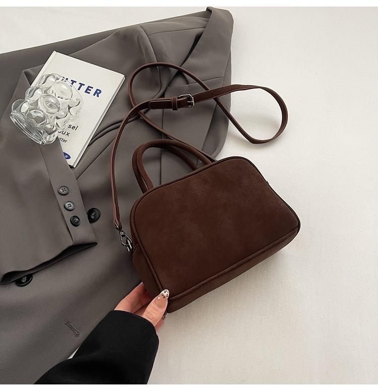 

2025 лето новый модный тренд женская маленькая квадратная сумка сумка через плечо сумка-бостон маленькая сумка изысканная милая сумка-мессенджер