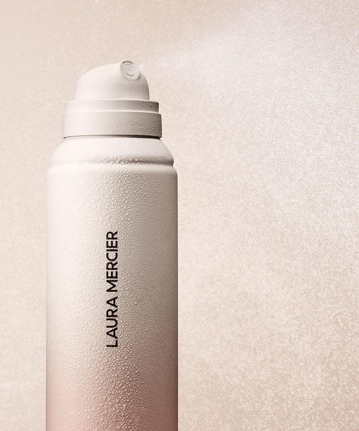Translucent Hydrating Fixer Ultra Blur