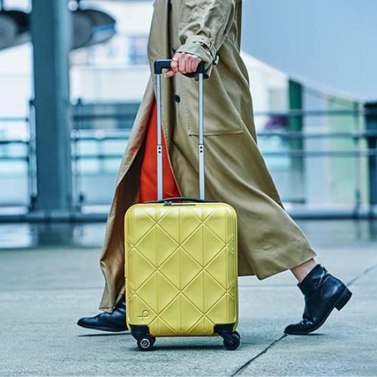 Suitcase M Size 3 Nights 4 Days 4 Nights 5 Days 52L Caster Stopper Silent Casters Interior Fabric 10 Year Warranty Made in Japan Carry Case Carry Bag
