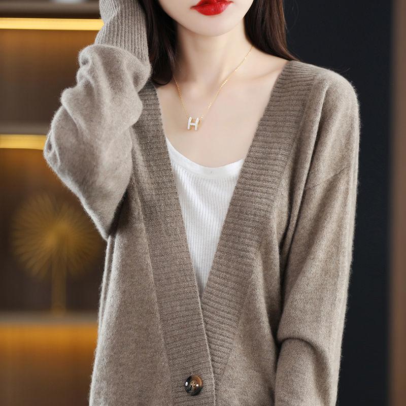 

Женский вязаный кардиган с v-образным вырезом, новинка 2022 года, осень и зима, свободная универсальная верхняя одежда, свитер, кардиган, женское пальто One Size хаки