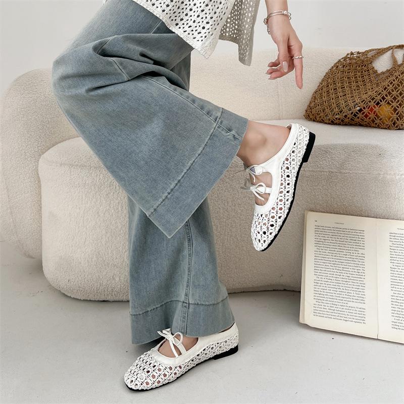 Hollow and breathable popular white retro thick-soled bag head slippers summer wear French cool slippers