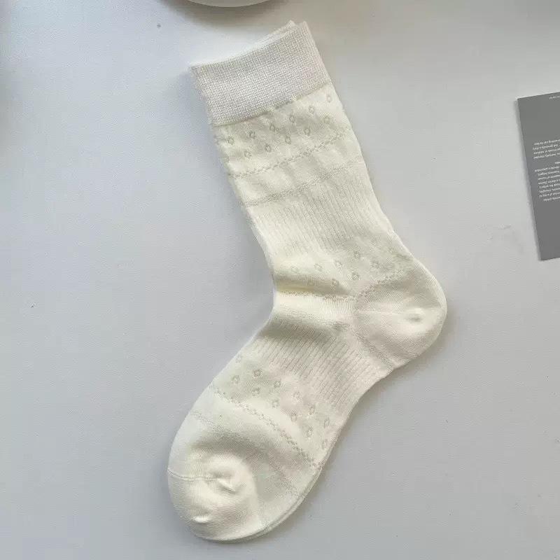 Ladies Spring and Summer Thin Pure Cotton Color Hollow Hollow Florets Breathable Boneless Tube Stack Socks