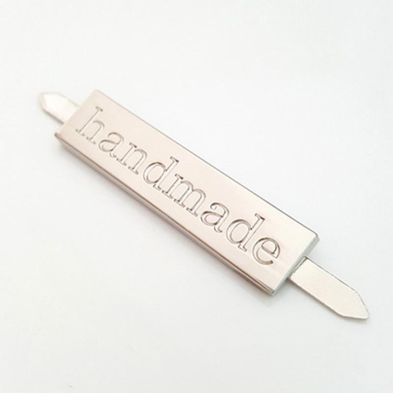 

Креативная трехмерная металлическая вывеска с буквенным зерном