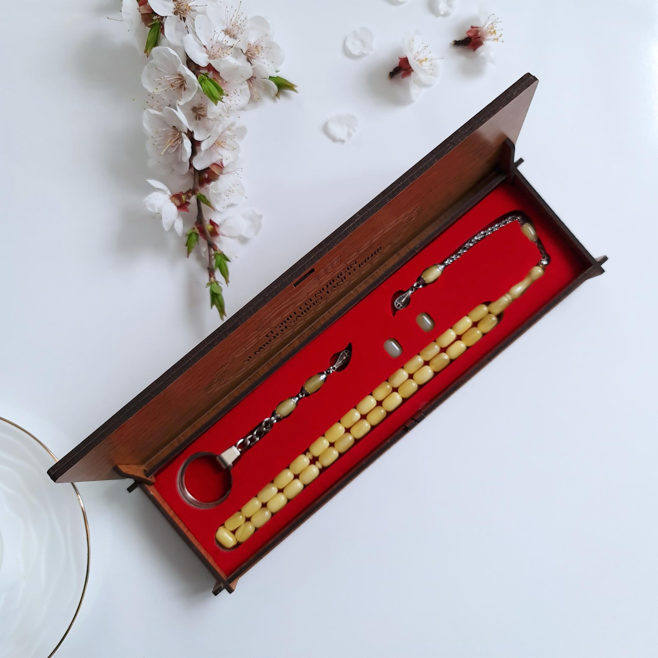 

Бейрутские янтарные четки и брелок в специальной деревянной коробке