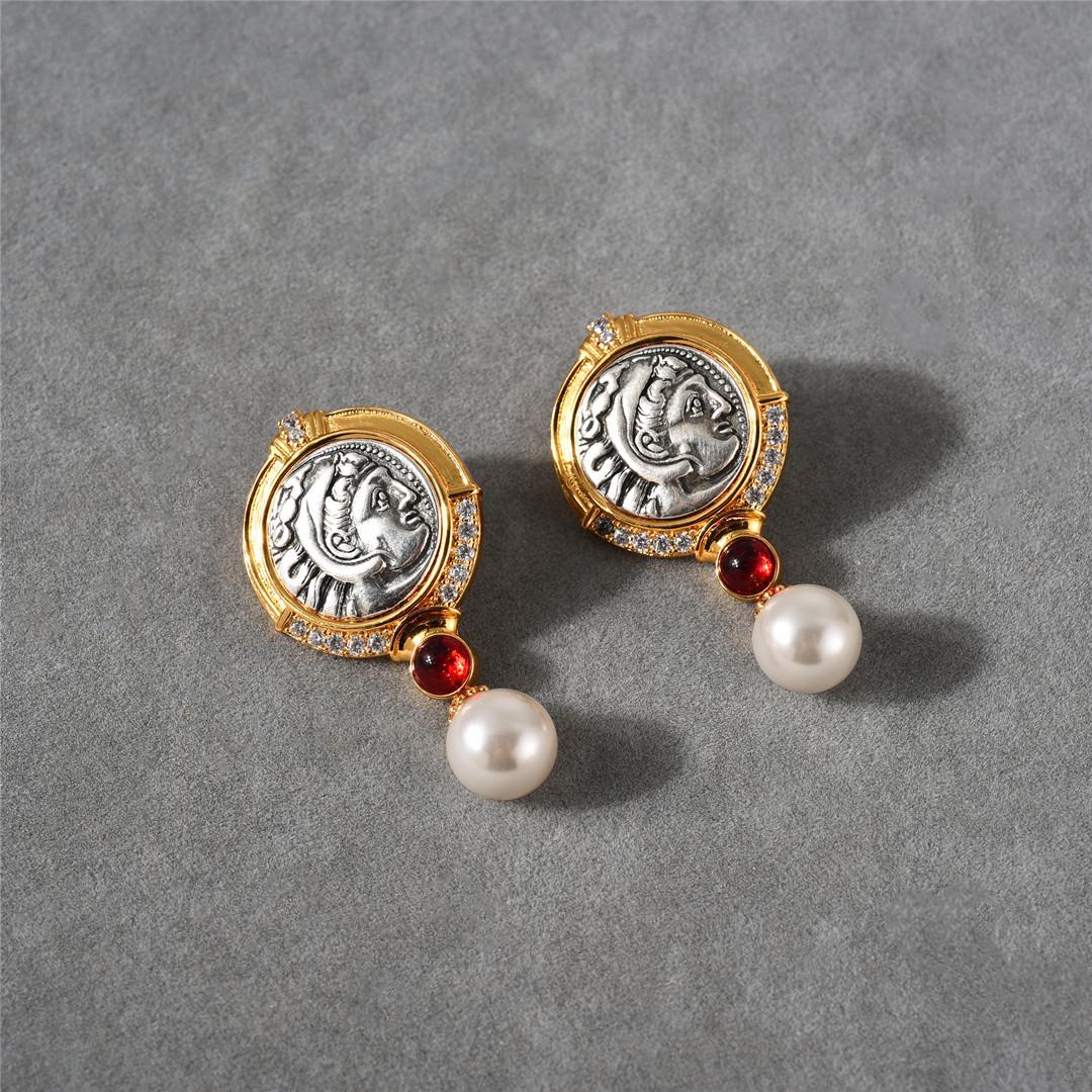 

Retro Pearl Earrings Women S Niche High-End Portrait Ancient Coin Stud Earrings 925 Silver Needles Court Temperament Ear Jewelry