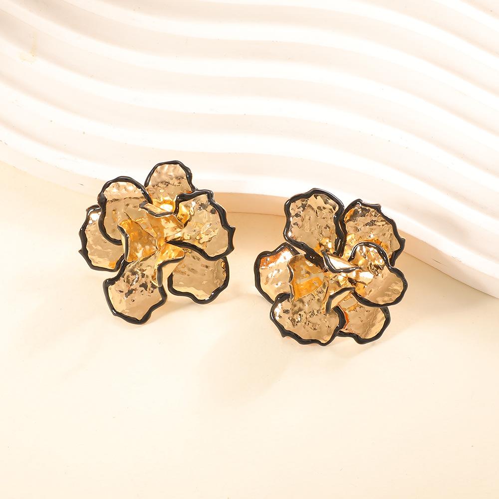 European and American temperament exaggerated metal fold three-dimensional stroke dripping oil flower earrings fashionable light luxury stud earrings