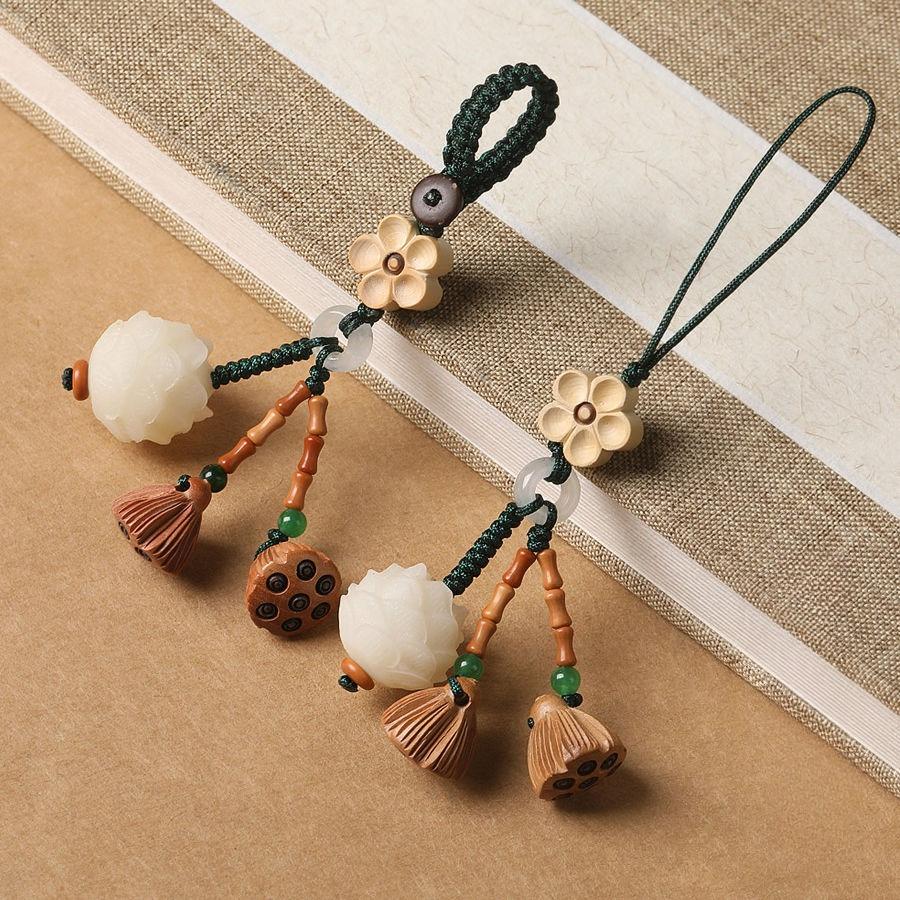 1Pc Bodhi Lotus Car Keychain Exquisite Pendant Jewelry Mahogany Mobile Phone Lotus Pod Pendant Men's and Women's Mobile Phone Chain Pendant