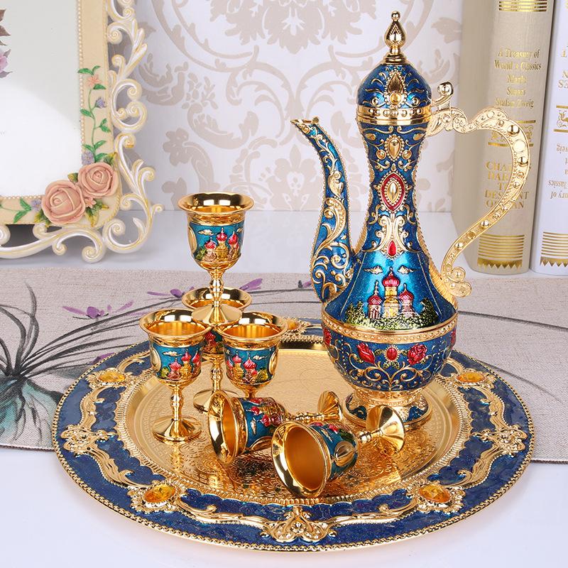 Sada na víno Evropská keramická napodobenina starožitnosti sklenice na víno Baijiu hrnec na víno kreativní kovová sklenice na víno dárková sada