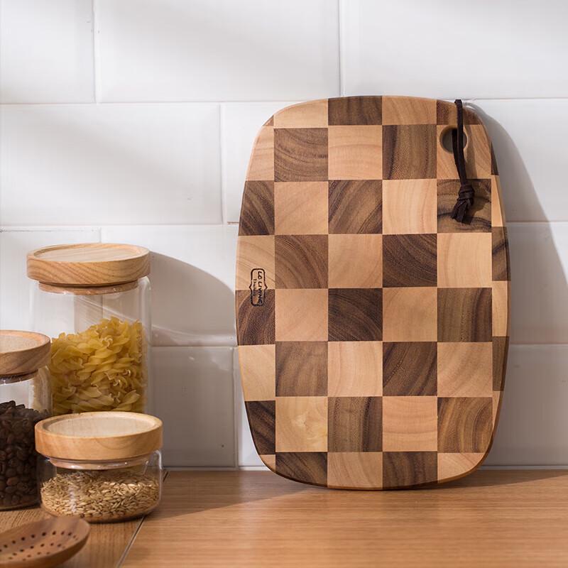 LC LIVING Thai Imported Chessboard Oval Cutting Board