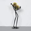 Minimalistische schwarze Streichholzmännchen Ornamente Goldene Kugel Dekorative Charakterstatue Schreibtischdekoration Abstrakte Figurenskulptur