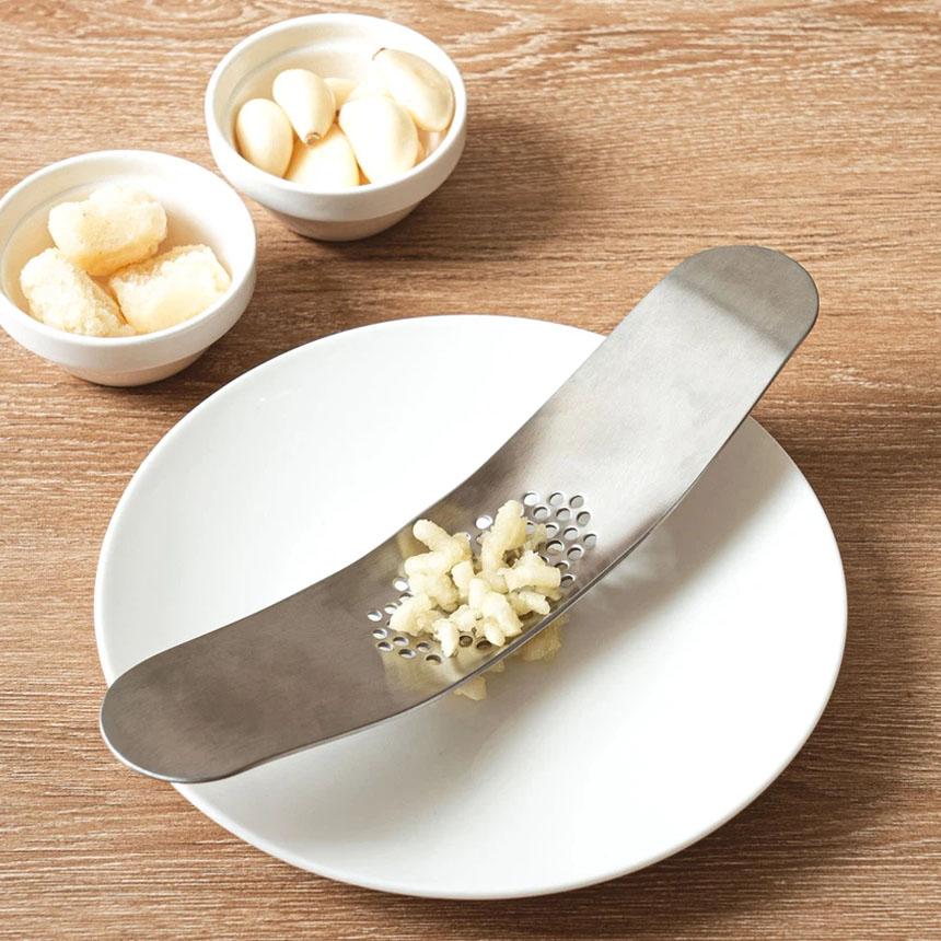 All-Stainless Steel Garlic Crusher (19cm) Silver