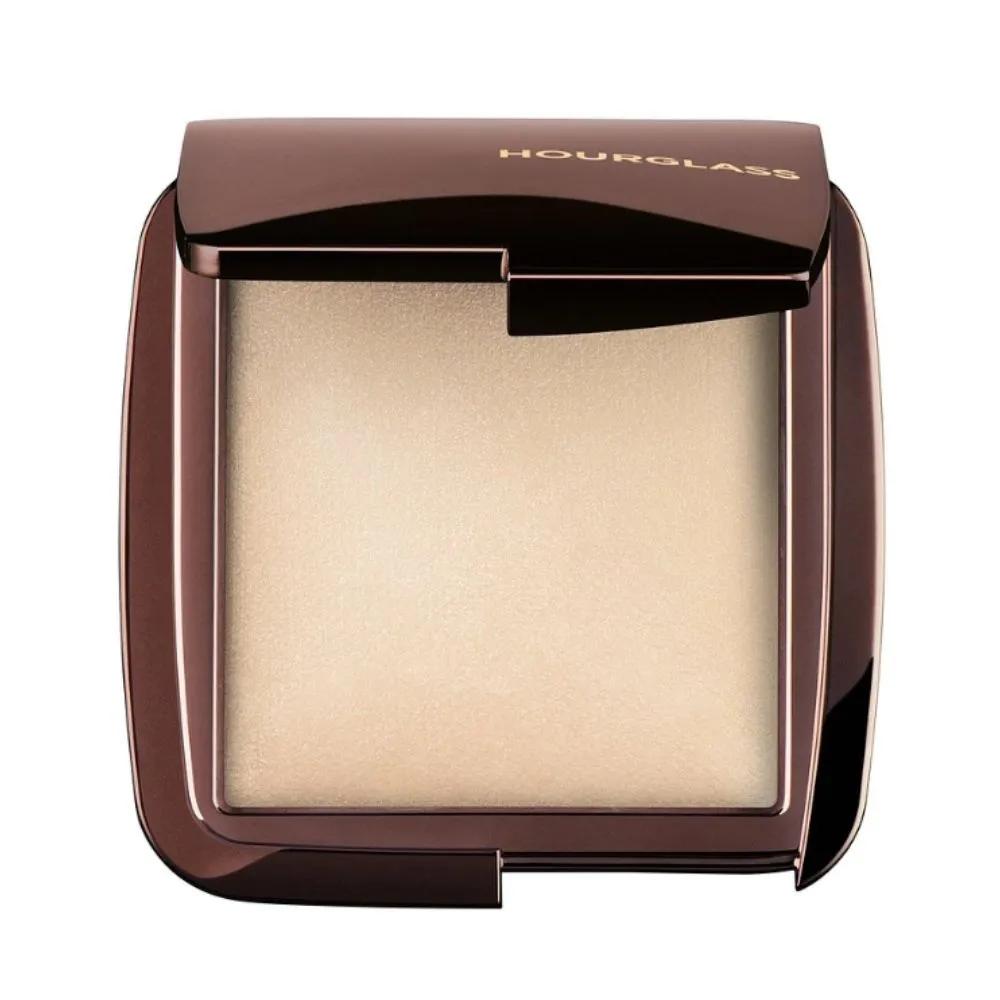 HourGlass Ambient Glow Highlighter Powder Diffused