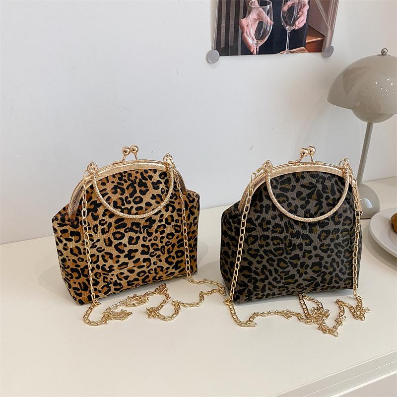 2025 New Retro Style Fashion Trend Leopard Print Portable Shell Bag Chain Messenger Bag Casual Versatile Messenger Bag