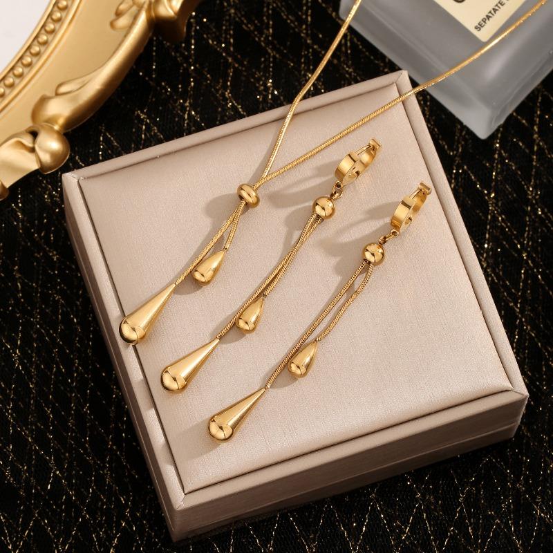 Light luxury fringed necklace, earrings jewelry set, fashionable high-end titanium steel jewelry set.
