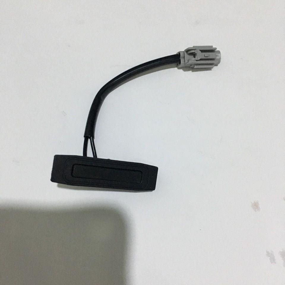 

Qashqai Trunk Switch 90602-JD00B: Ideal for Luggage Compartment, High-Life Design