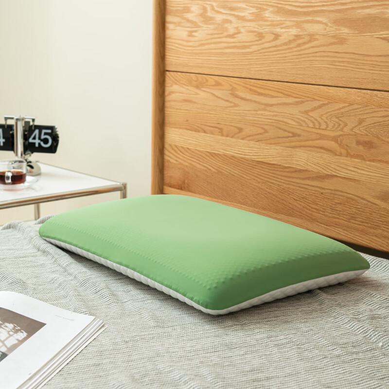 

OLOMM Bamboo Charcoal Gold Gel Memory Pillow