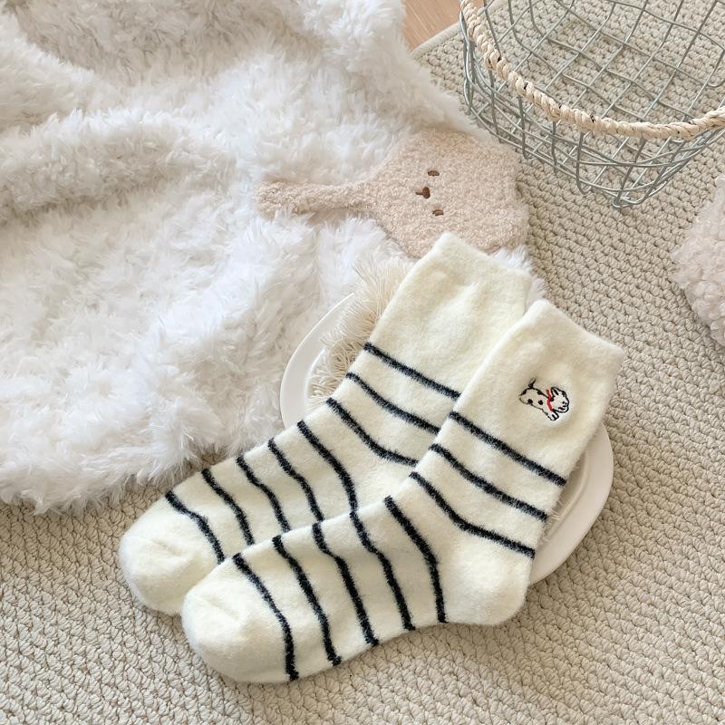 10Pair Cute Australian Velvet Socks Women S Winter Thickened Velvet Cartoon Embroidered Tube Socks Warm Velvet Women S Stockings One size