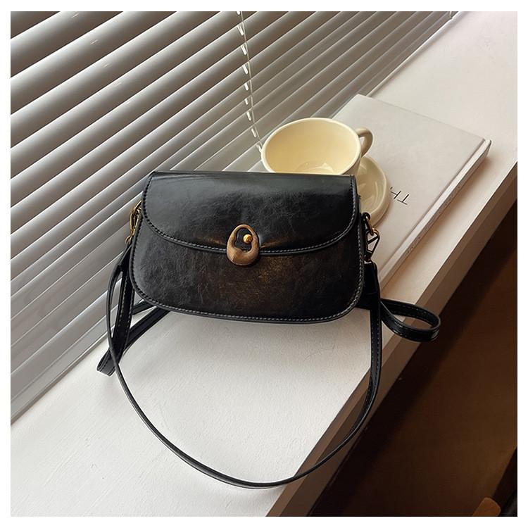 IELGY Texture Ladies Messenger Bag Temperament Underarm Bag Fashionable All-Match Simple Shoul