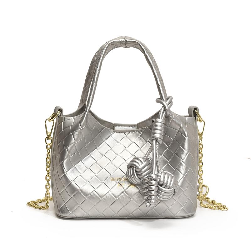 Niche Handwoven Bag Chain Small Bag Women's Super Fire Exquisite Hand Bag Shoulder Messenger Bag Vegetable Basket Women's Bag