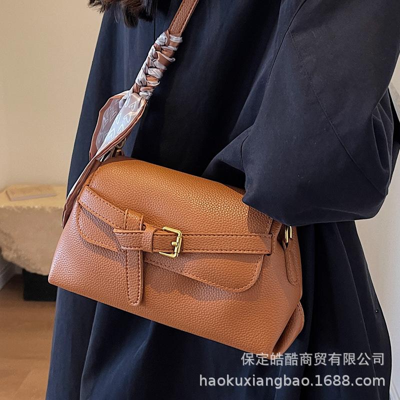 Large-capacity bag women's 2025 new fashion versatile summer shoulder messenger bag retro texture popular small square bag