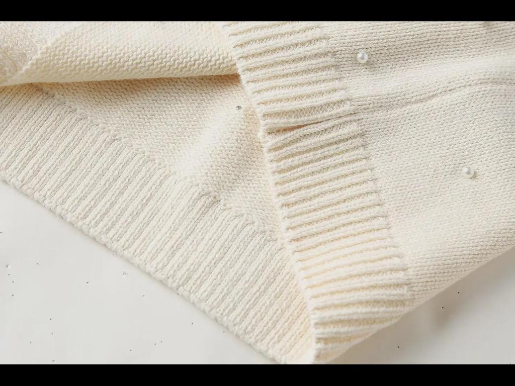 2024 Spring Women's Fashion Round Neck Sweater with Pearl Decor