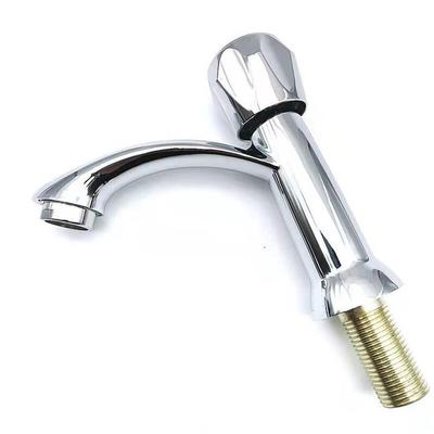 Produits pour salle de bain et WC – Robinets de douche et baignoire