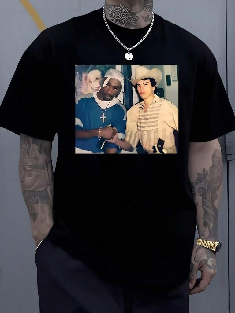 Vintage Friendship Photo Print Reflecting Unity And Nostalgia In Urban Street Culture Unisex's T-shirt