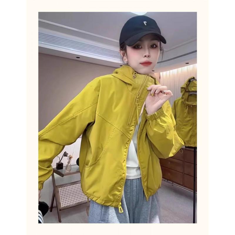 Womens Lightweight Hooded Windbreaker Jacket Fall 2026 Loose Fit Sweet Chic Outerwear Petite