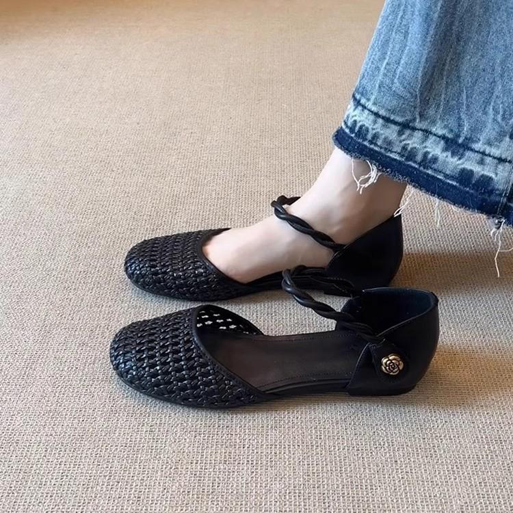 Spot version~ French woven hollow design outer wear soft leather sandals women's word with camellia round head flats