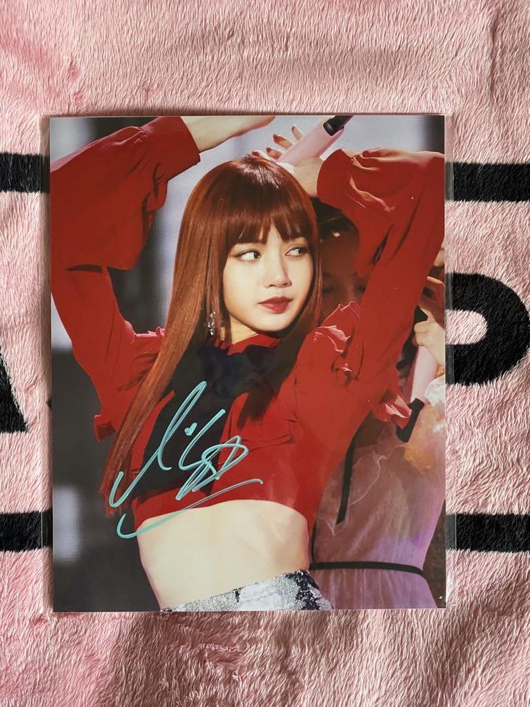 [USED] Lisa BLACKPINK Autographed Photo