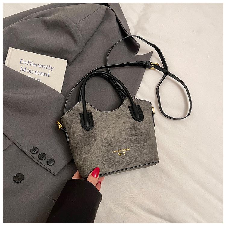 

Premium retro small bag, new spring and summer versatile messenger bag, fashionable portable bucket bag tide