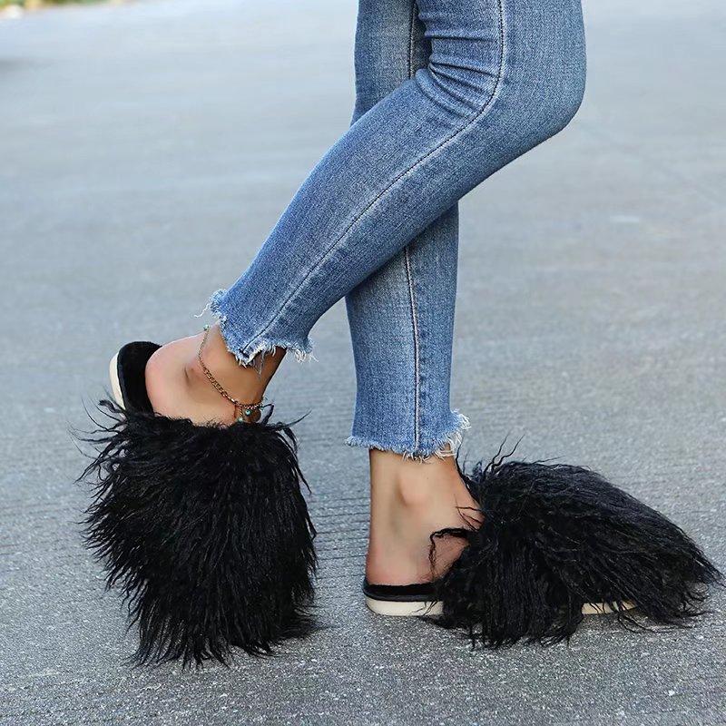 Fashion Brand Design Long Plush Slippers Mules Women 2025 Autumn Round Toe Soft Thick Bottom Slides Fashion Faux Fur Outdoor Slippers
