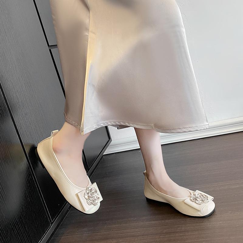 Modische flache schwarze Schuhe für Damen Slipper mit eckiger Spitze niedrigen Absätzen flachem Ausschnitt Damenschuhe Kristall Herbst Slipper Neu Kleid Strass