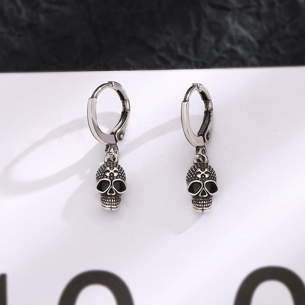 Skull Skull Ear Buckle Dark Girl Style Personality Hip Hop Neutral Style Ruffian Handsome Advanced Sense Retro Ghost Head Earrings Men