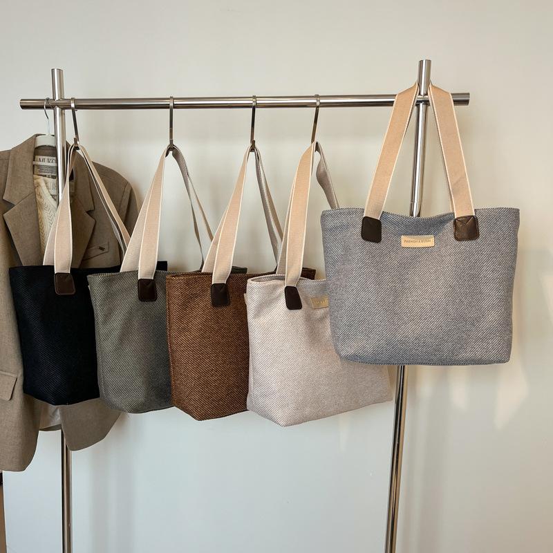 Autumn and Winter Woolen New Handbag Women's Large-capacity Casual Simple Shoulder Bag College Student Literary and Versatile Class Bag