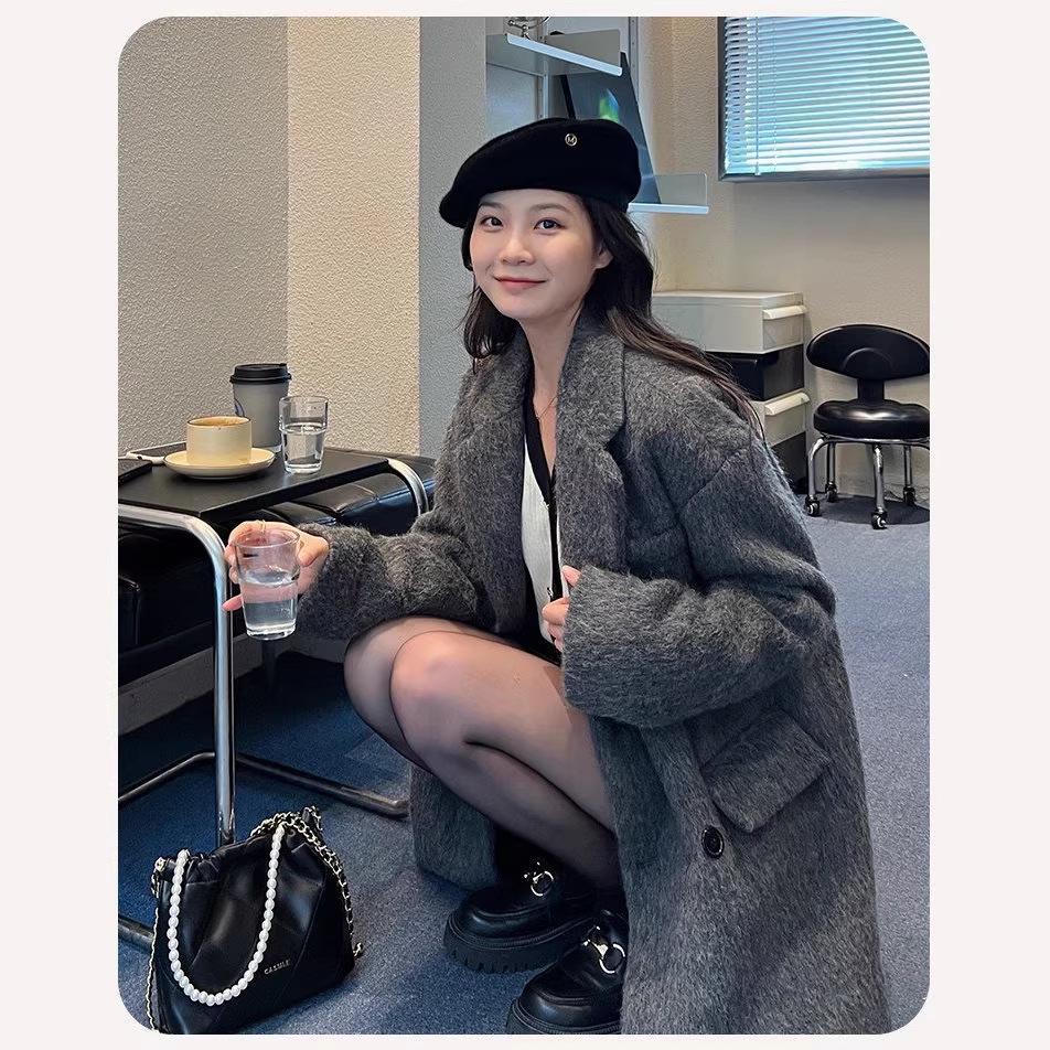New 2026 Women's Grey Woolen Coat - Trendy, Thickened Short Jacket for Autumn/Winter