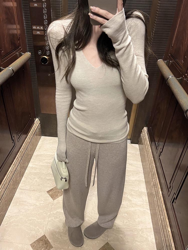 April Issue: Women's Slim-Fit V-Neck Long-Sleeve Knitted Top