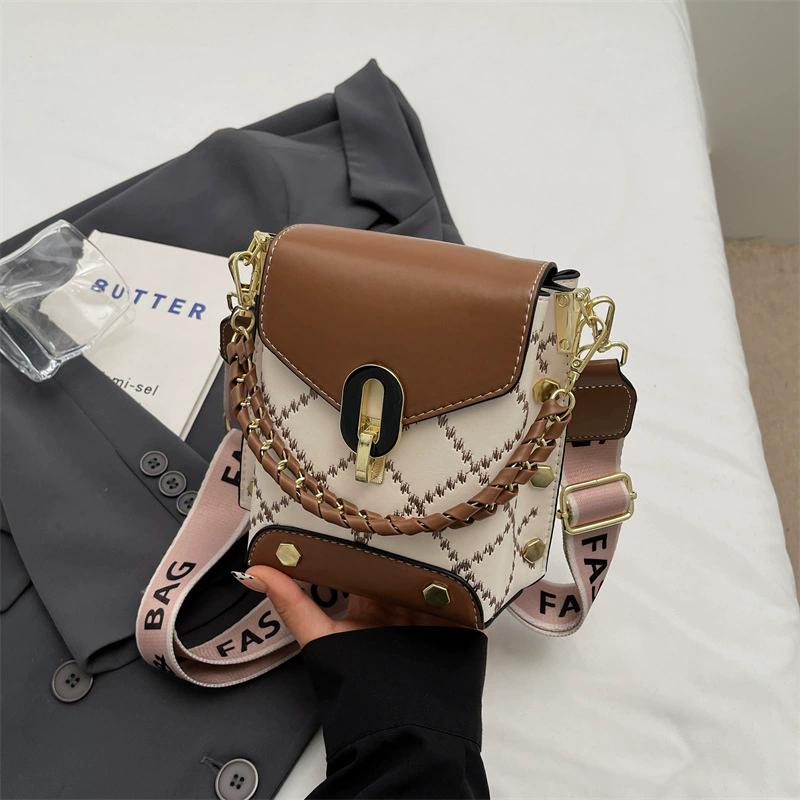 

Мини-сумка через плечо из кожи с заклепками, вышитая решетчатая сумка через плечо, модная сумка с цепочным декором для женщин дубильная кора