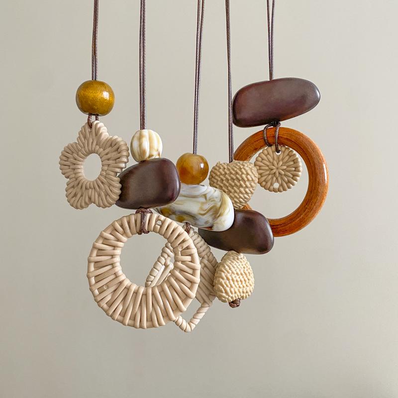 Retro Ethnic Style Geometric Wood Collarbone Necklace - Fashionable Light Luxury Design