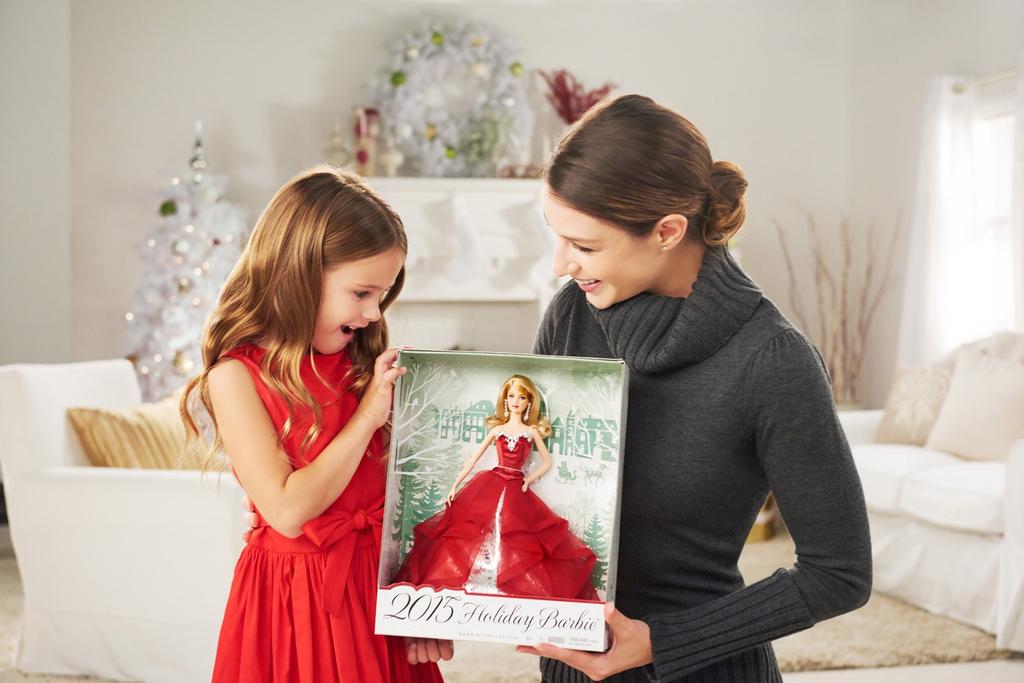 barbie Collector 2015 Holiday Barbie (CHR76)