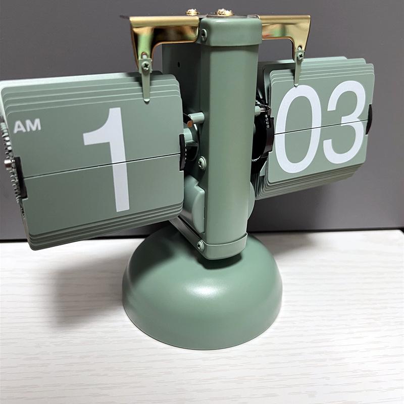 Nordic Light Retro Flip Clock: Stylish Desktop & Mantel Clock for a Simple, Luxurious Home