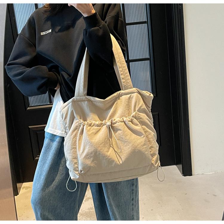 Large Capacity Tote Bag Women's 2025 New Trendy Casual Lightweight Commuter Bag Shoulder Pleated Drawstring Laptop Bag