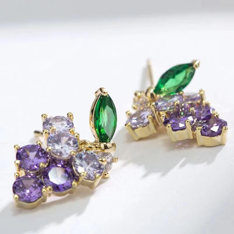 Exquisite Purple Grape Earrings: Fresh, Sweet, Girlish Heart Fruit Studs with Atmospheric Zircon, High-End Niche Design.