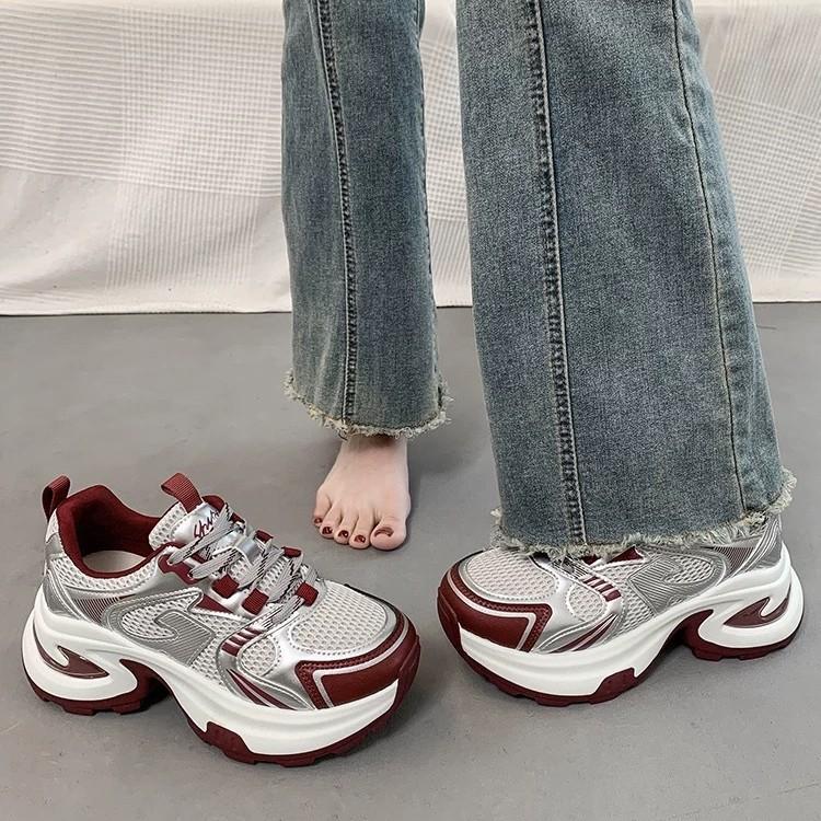 Chaussures de papa populaires femmes 2025 été nouvelles polyvalentes à semelle épaisse petite taille homme augmentation de la taille maille respirante chaussures de sport décontractées