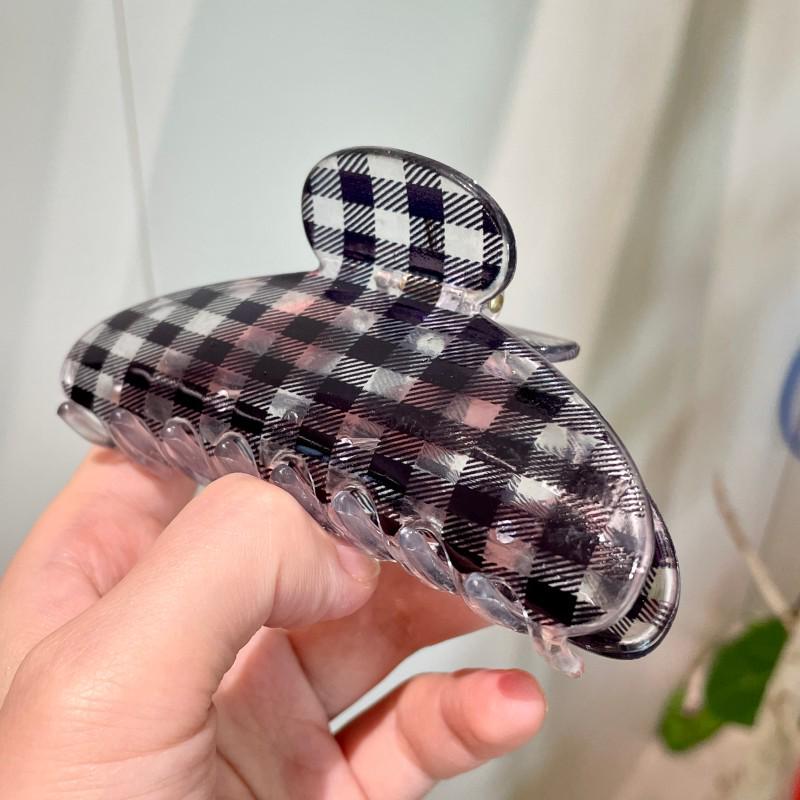 

Mosaic Large Black Check Hair Clip: Summer Lazy Style Updo Claw for Voluminous Hair