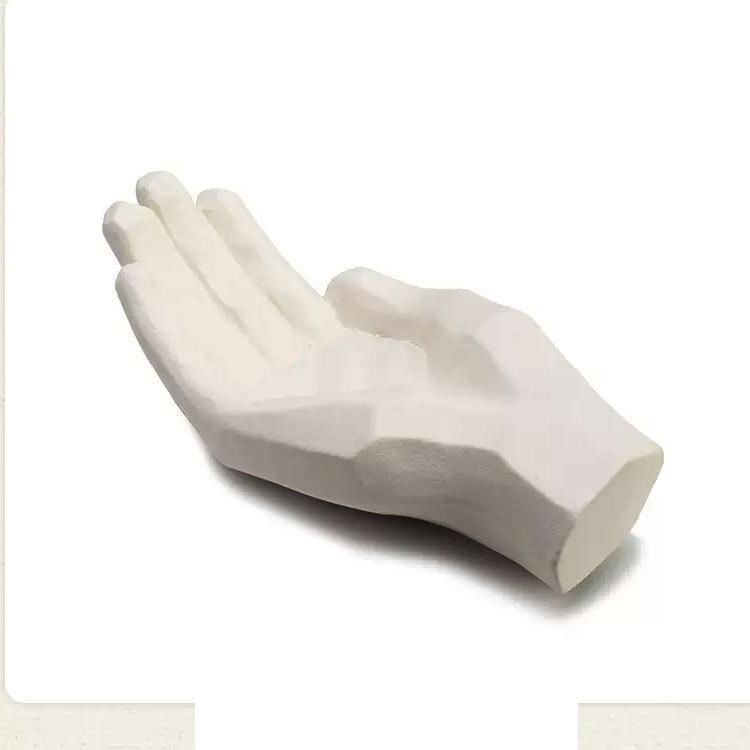 Resin Handicrafts Geometric Crystal Ball Palm Ornament Artistic Hand Sculpture Ball Handler Decorative Figurines Home Decoration